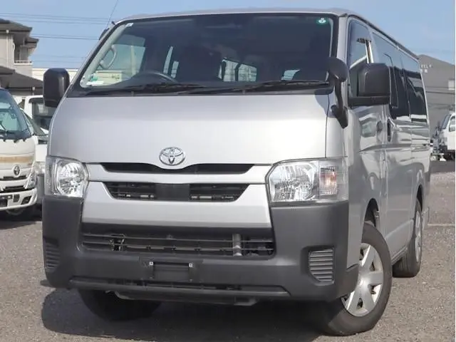 Toyota Hiace Van fotoğraf 1
