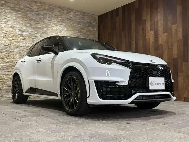 Lexus LBX
