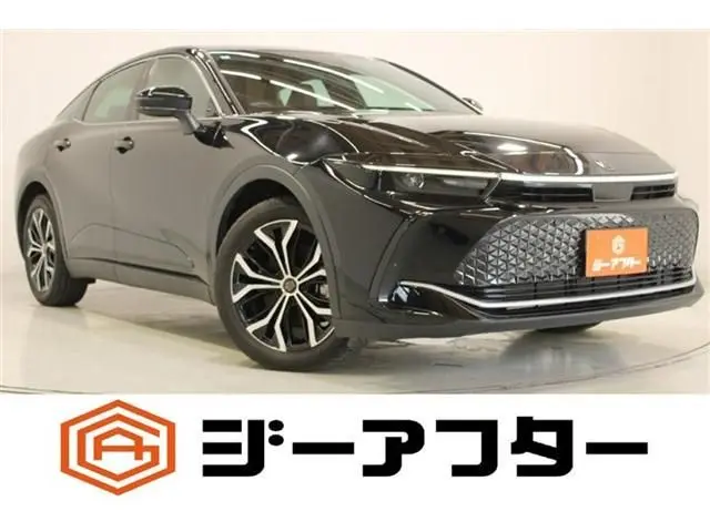 Toyota Crown Crossover photo 1
