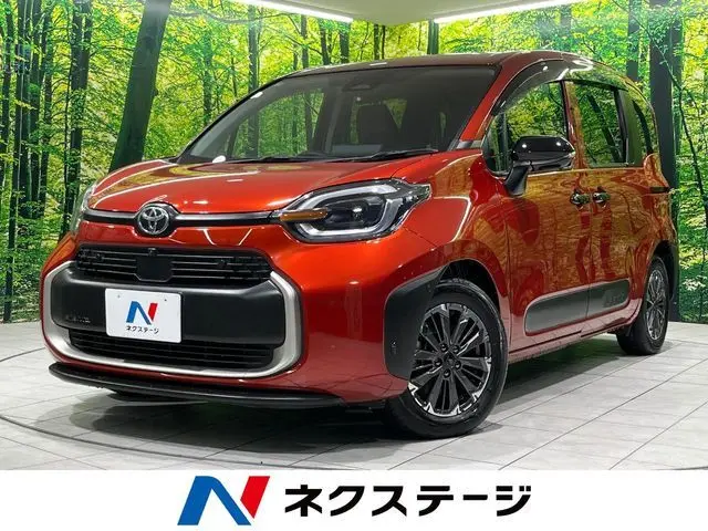 Toyota Sienta fotoğraf 1