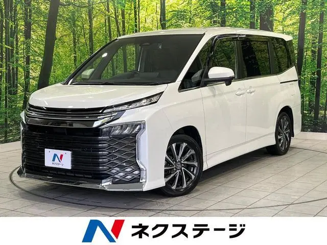 Toyota Voxy photo 1