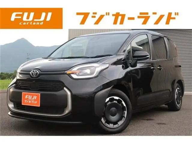 Toyota Sienta fotoğraf 1