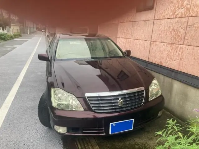 Toyota Crown Sedan