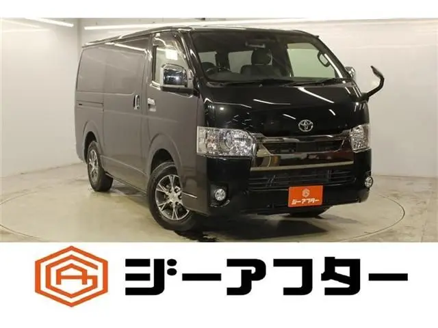 Toyota Hiace fotoğraf 1