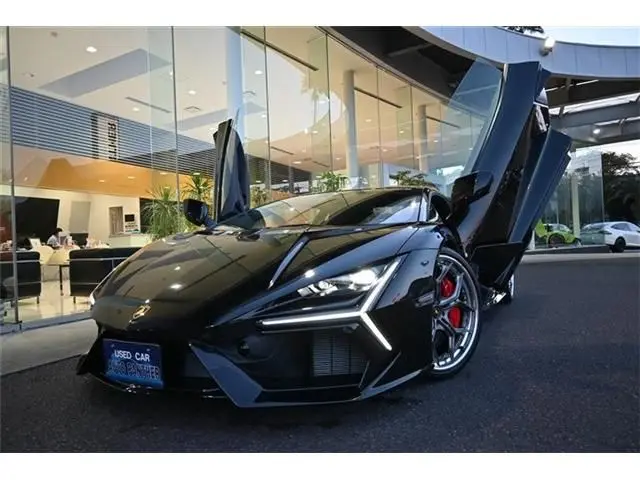 Lamborghini Revuelto