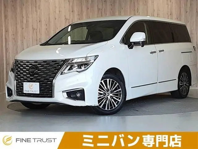 Nissan Elgrand photo 1