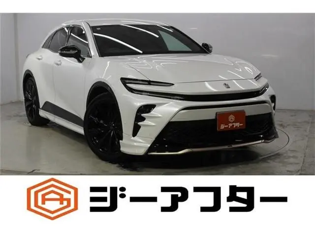 Toyota Crown Sport photo 1