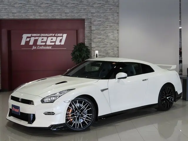 Nissan GT-R