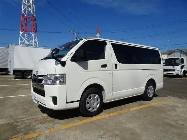 Toyota Hiace photo 1