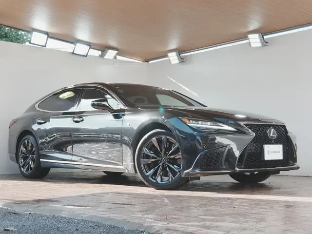Lexus LS