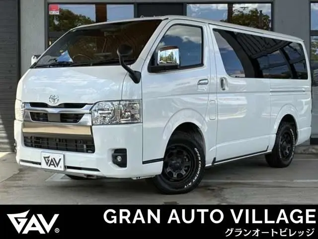 Toyota Hiace Van
