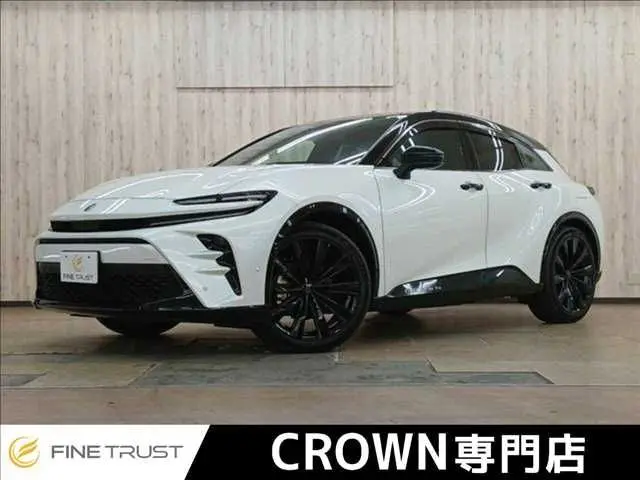 Toyota Crown Sport photo 1