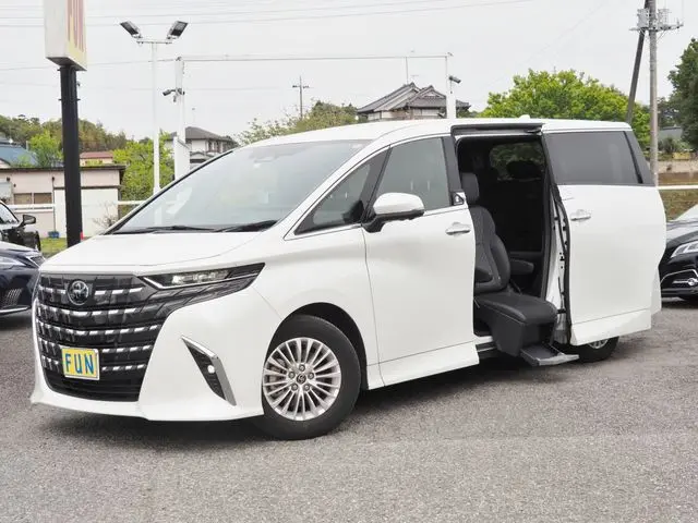 Toyota Alphard Hybrid photo 1