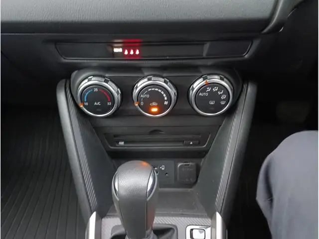 Mazda 2 fotoğraf 9