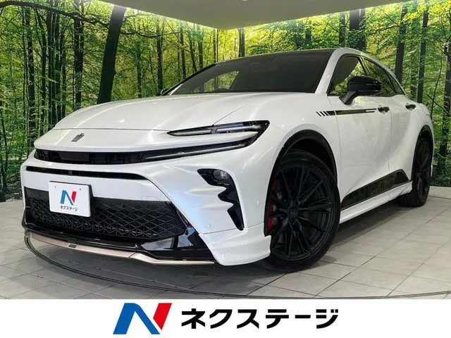 Toyota Crown Sport fotoğraf 1