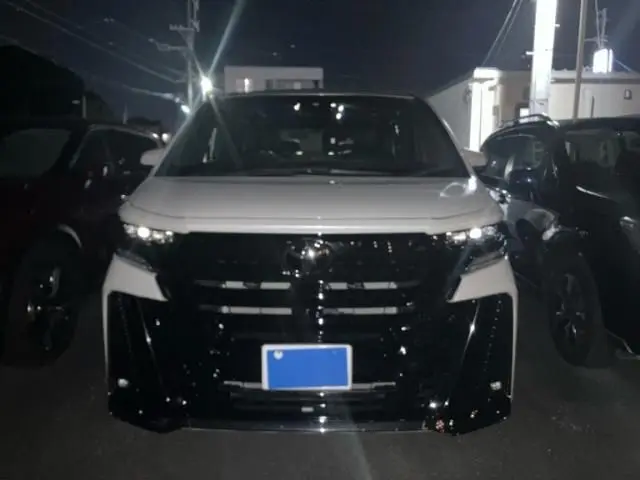 Toyota Vellfire Hybrid fotoğraf 1