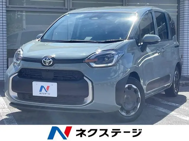 Toyota Sienta fotoğraf 1