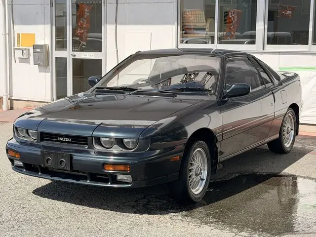 Isuzu Piazza