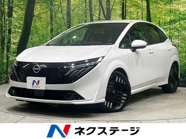 Nissan Aura