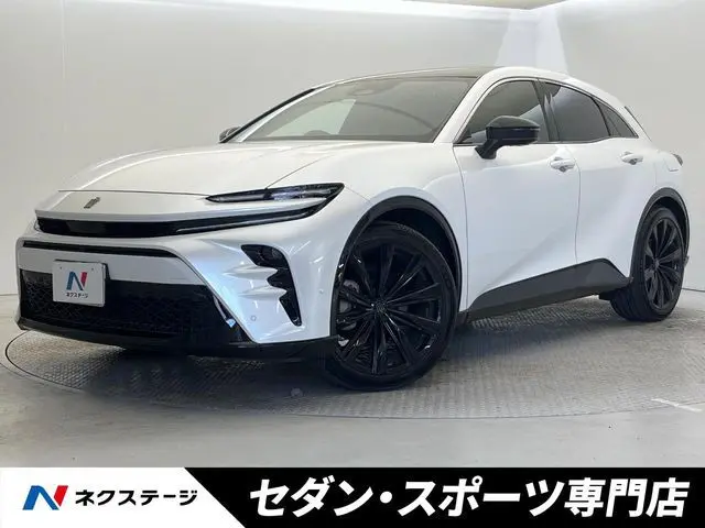 Toyota Crown Sport fotoğraf 1
