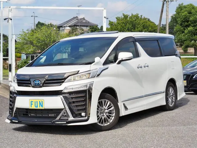 Toyota Vellfire Hybrid photo 1