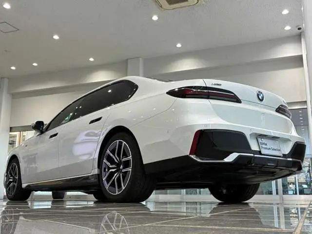 BMW 7 Serisi fotoğraf 7