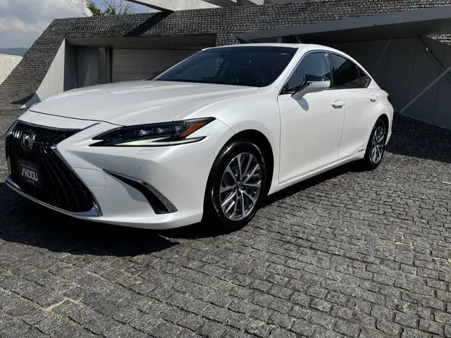 Lexus ES 300h