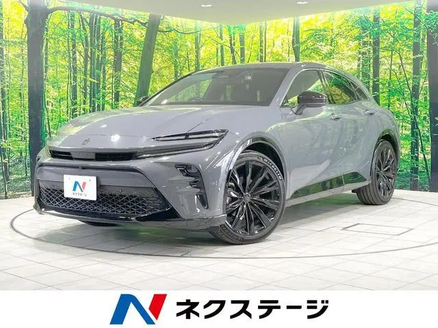 Toyota Crown Sport photo 1