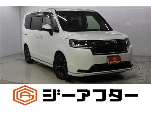 Honda Stepwagon Spada fotoğraf 1