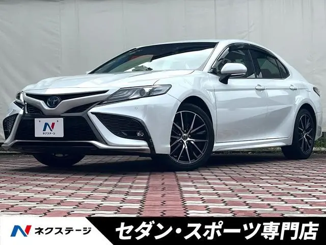 Toyota Camry Hybrid photo 1