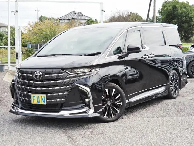 Toyota Alphard Hybrid photo 1