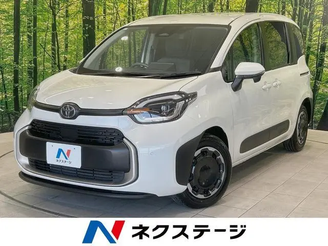 Toyota Sienta photo 1