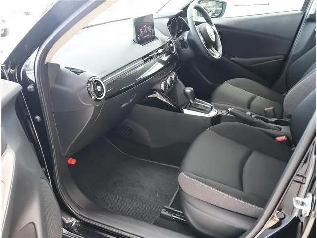 Mazda 2 fotoğraf 15