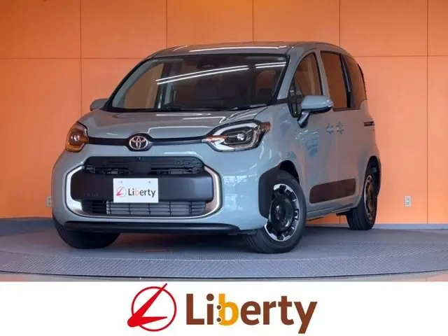 Toyota Sienta fotoğraf 1