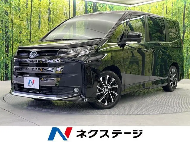 Toyota Noah photo 1