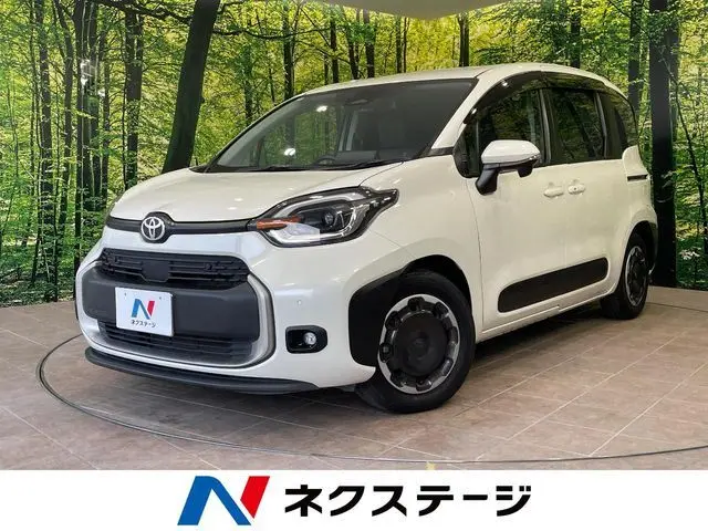 Toyota Sienta fotoğraf 1