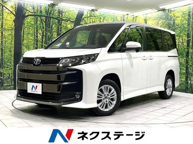 Toyota Noah fotoğraf 1