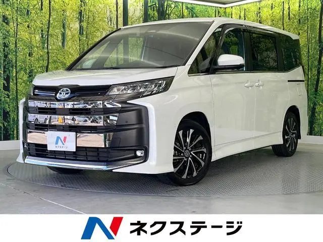 Toyota Noah photo 1