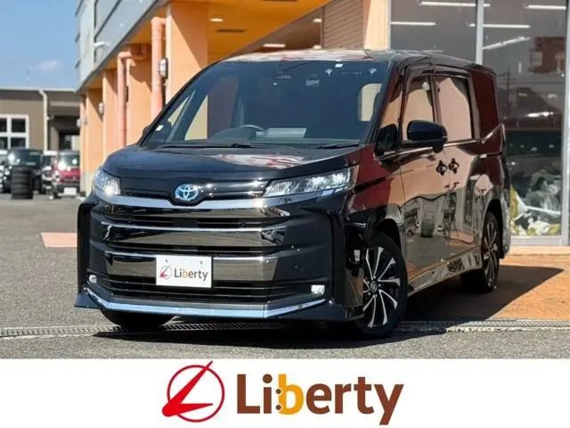 Toyota Noah fotoğraf 1