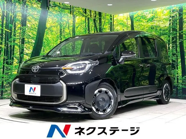 Toyota Sienta photo 1