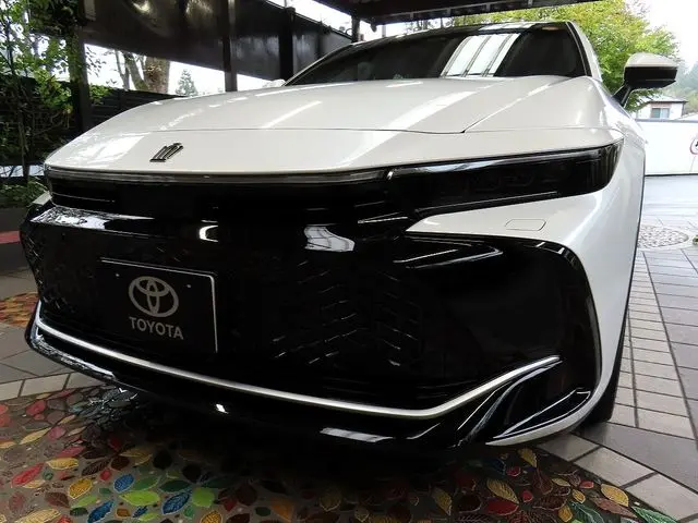 Toyota Crown Crossover