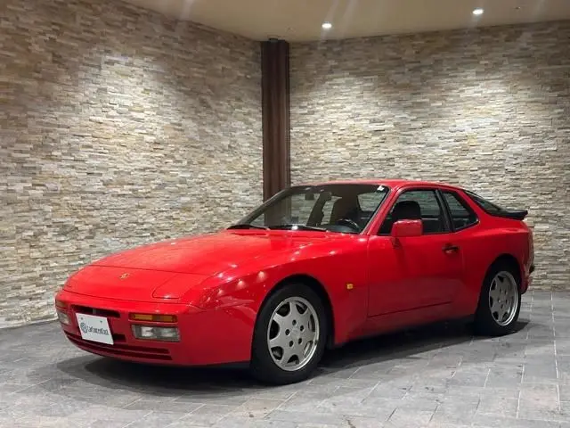 Porsche 944