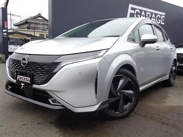 Nissan Aura