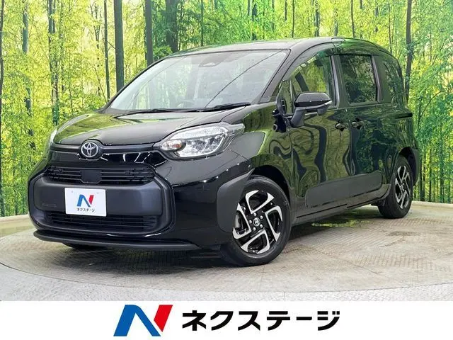 Toyota Sienta photo 1