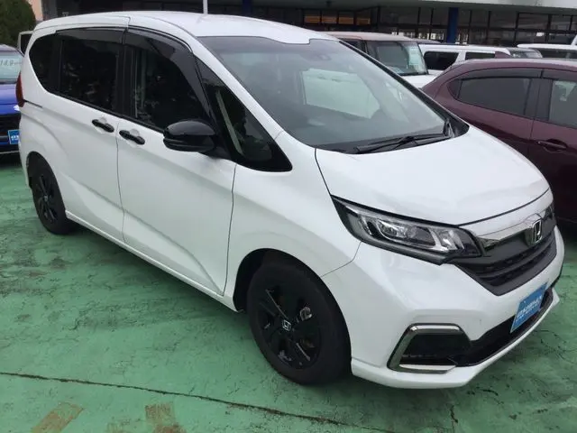 Honda Freed Hybrid photo 3