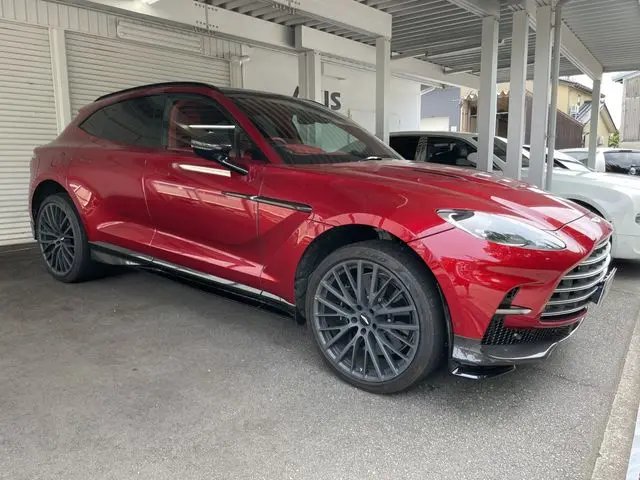 Aston Martin DBX