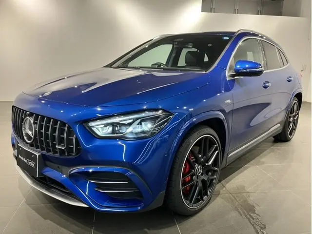 Mercedes-Benz AMG GLA photo 1