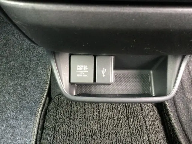 Honda Freed Hybrid photo 10