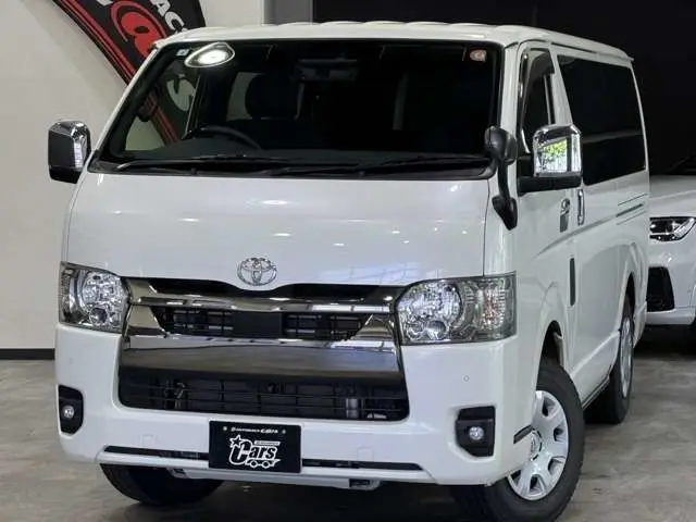 Toyota Hiace Van fotoğraf 1