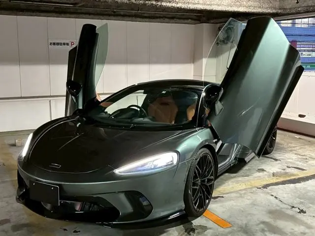 McLaren GT